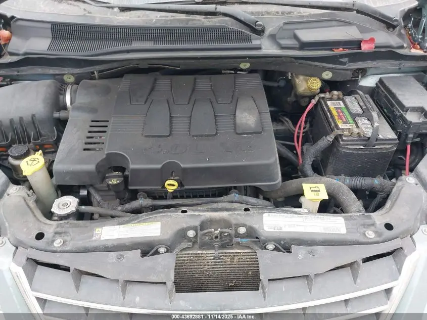 2010 CHRYSLER TOWN & COUNTRY TOURING