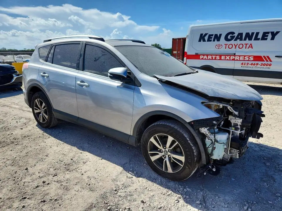 2018 TOYOTA RAV4 XLE  