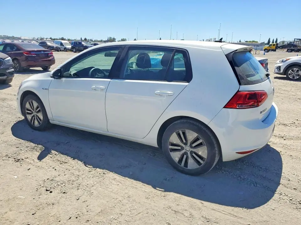 2016 VOLKSWAGEN E-GOLF SE  