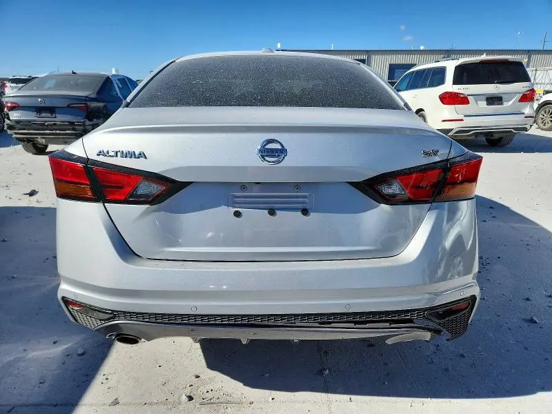 2022 NISSAN ALTIMA SR  
