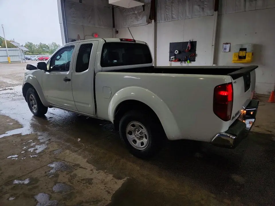 2013 NISSAN FRONTIER S  