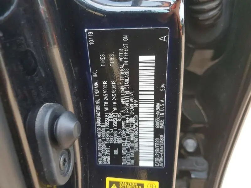 2019 TOYOTA HIGHLANDER LE  