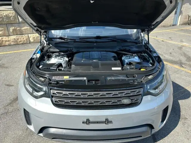 2017 LAND ROVER DISCOVERY SE  