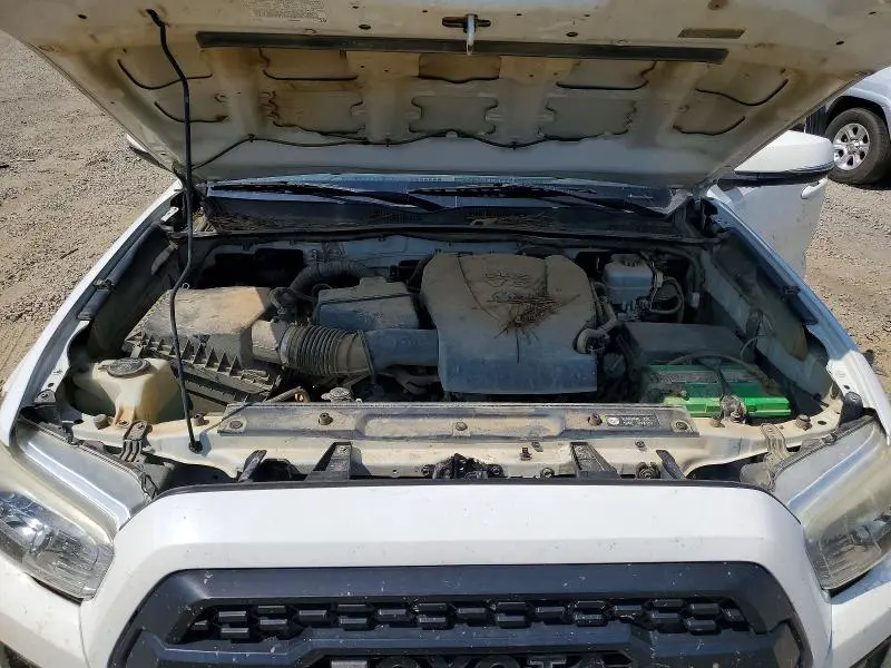 2017 TOYOTA TACOMA SR V6  