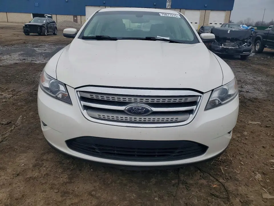 2010 FORD TAURUS SEL  