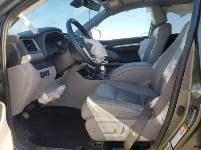 2019 TOYOTA HIGHLANDER SE  