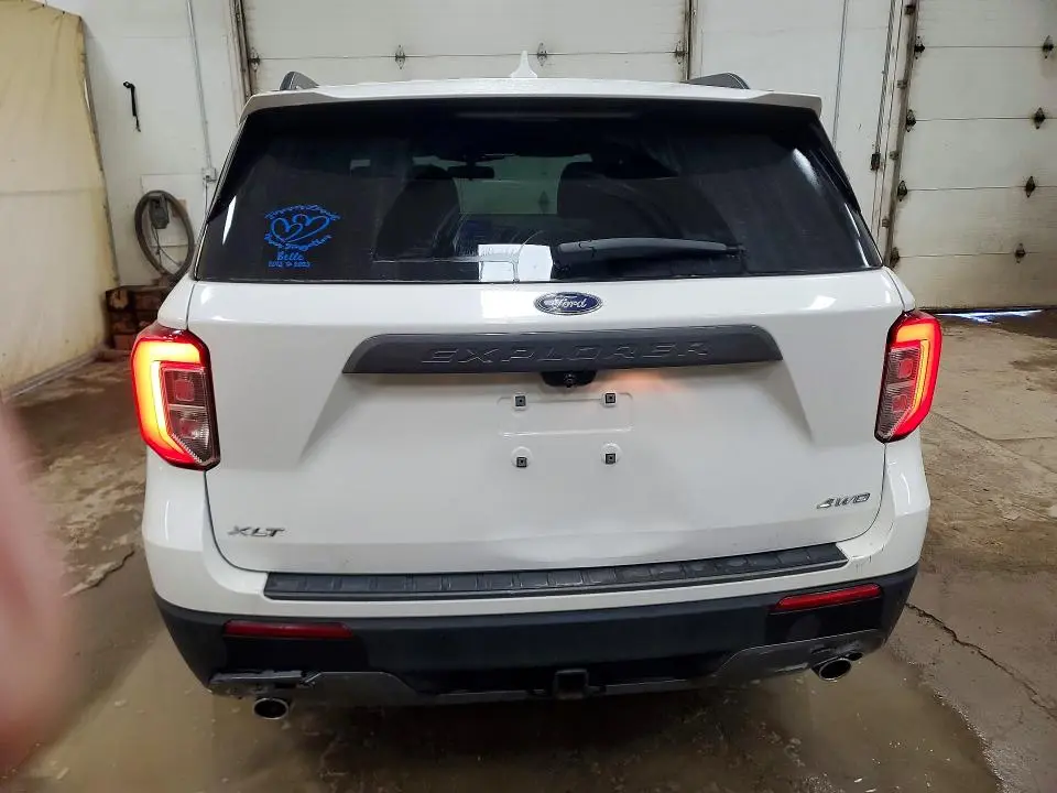 2022 FORD EXPLORER XLT  