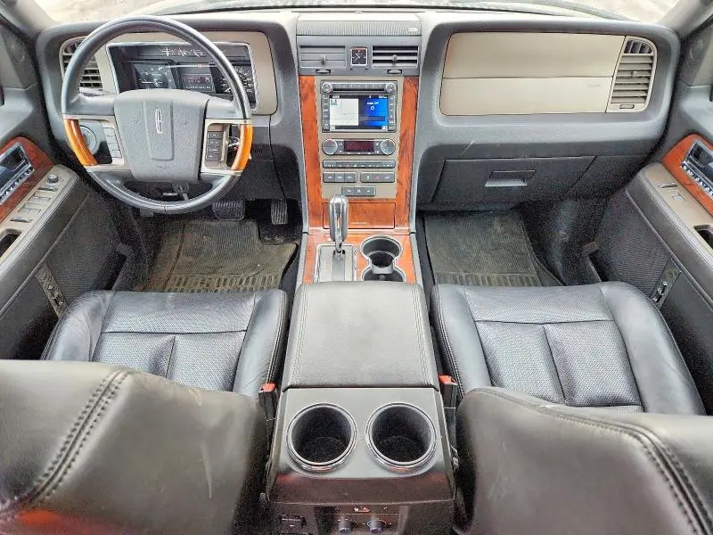 2011 LINCOLN NAVIGATOR   