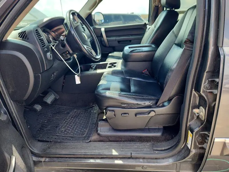 2011 CHEVROLET SILVERADO C1500 LT  
