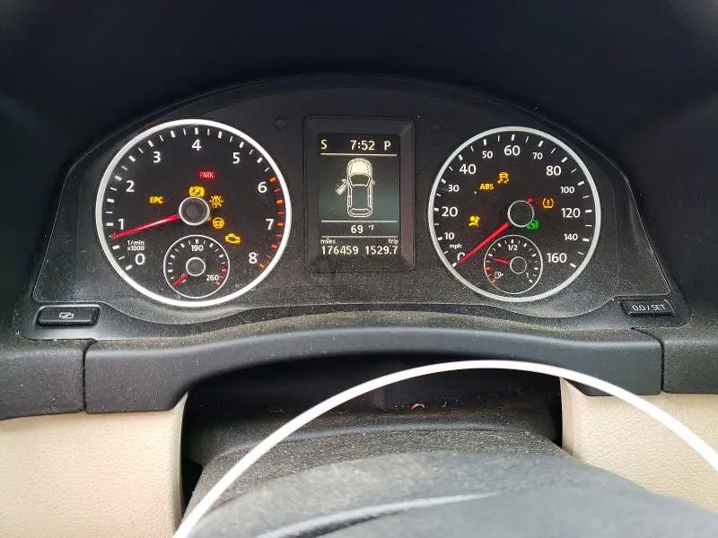 2012 VOLKSWAGEN TIGUAN S  