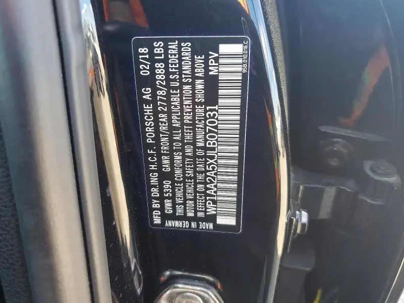 2018 PORSCHE MACAN   