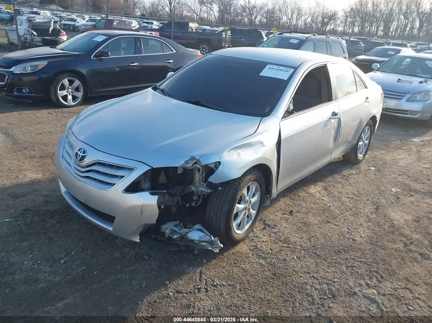 2011 TOYOTA CAMRY LE
