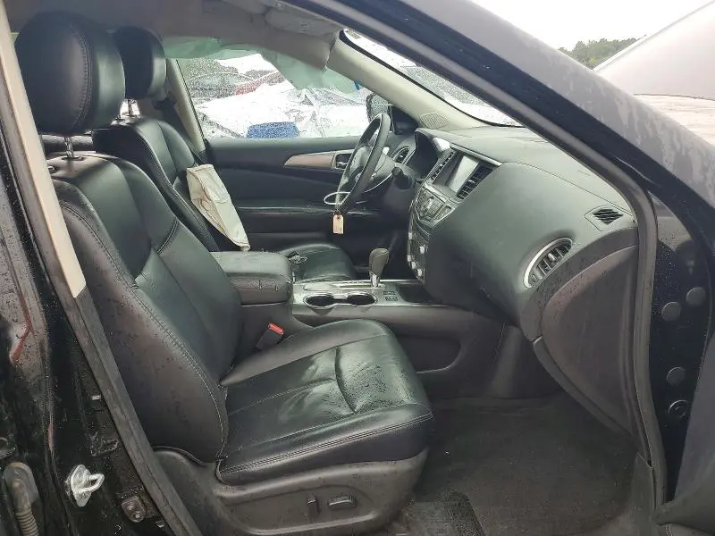 2017 NISSAN PATHFINDER SL  