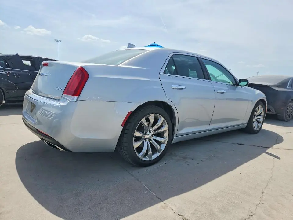 2020 CHRYSLER 300 LIMITED  