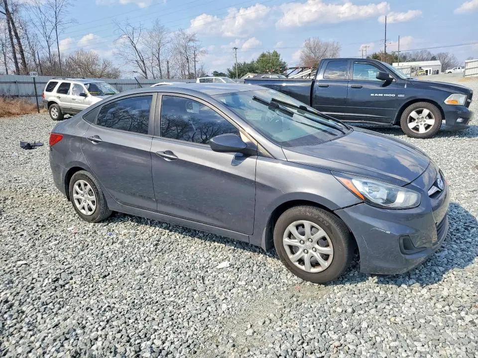 2012 HYUNDAI ACCENT GLS  