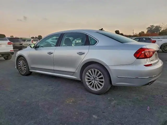 2017 VOLKSWAGEN PASSAT SE  