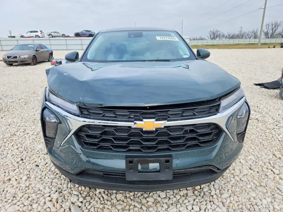 2025 CHEVROLET TRAX LS  