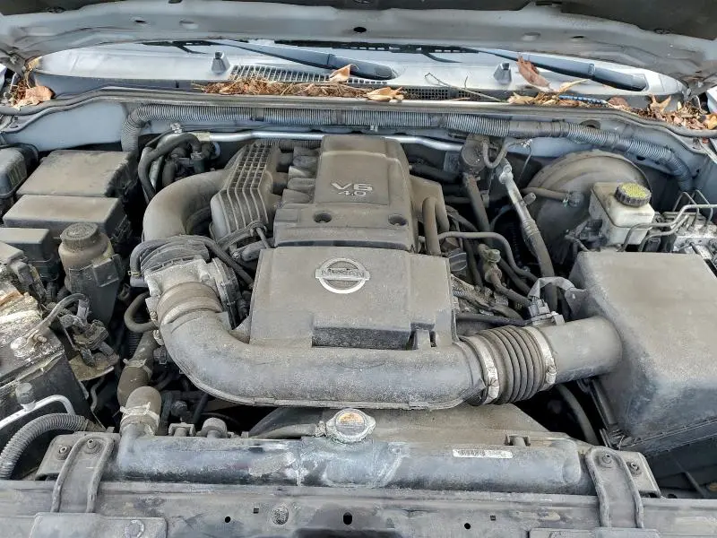 2011 NISSAN PATHFINDER S  