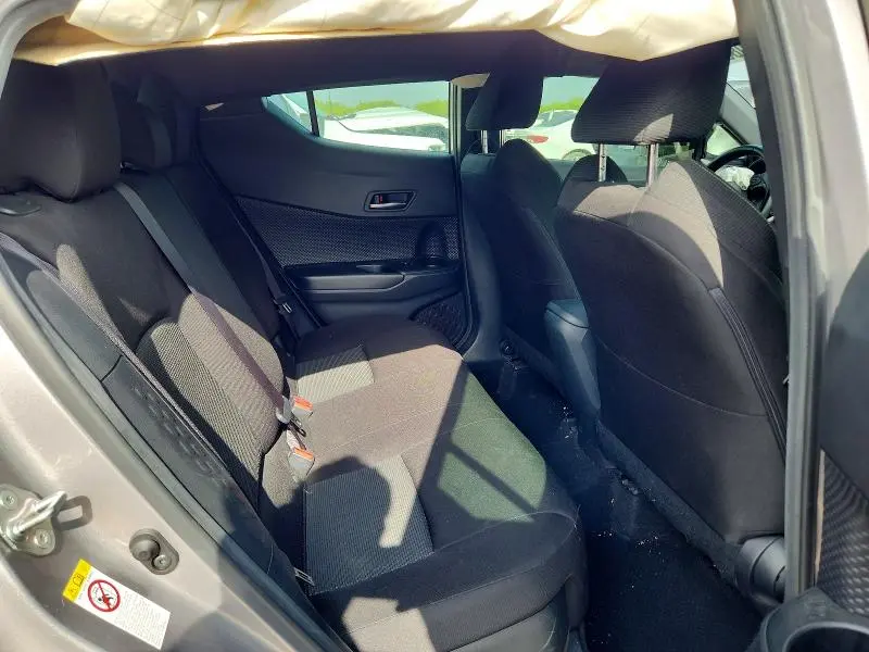 2019 TOYOTA C-HR XLE  