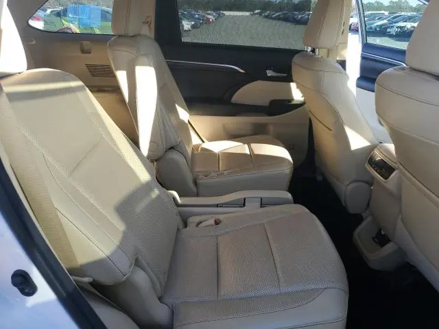 2016 TOYOTA HIGHLANDER LIMITED