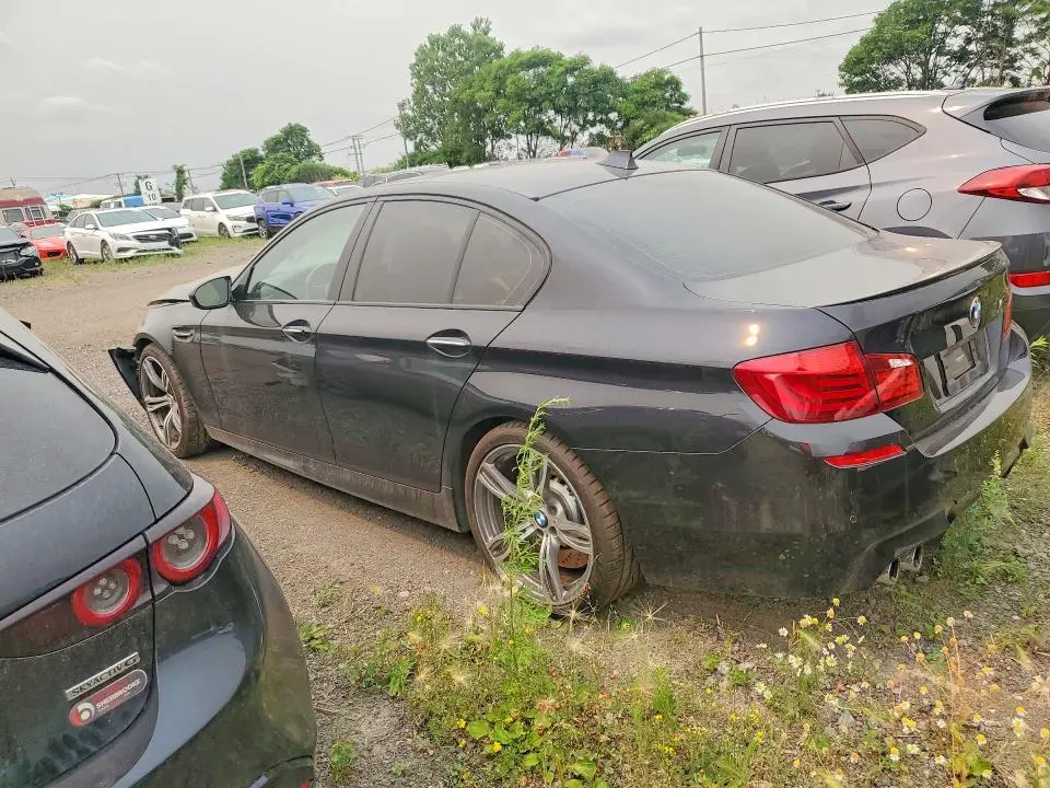 2013 BMW M5   