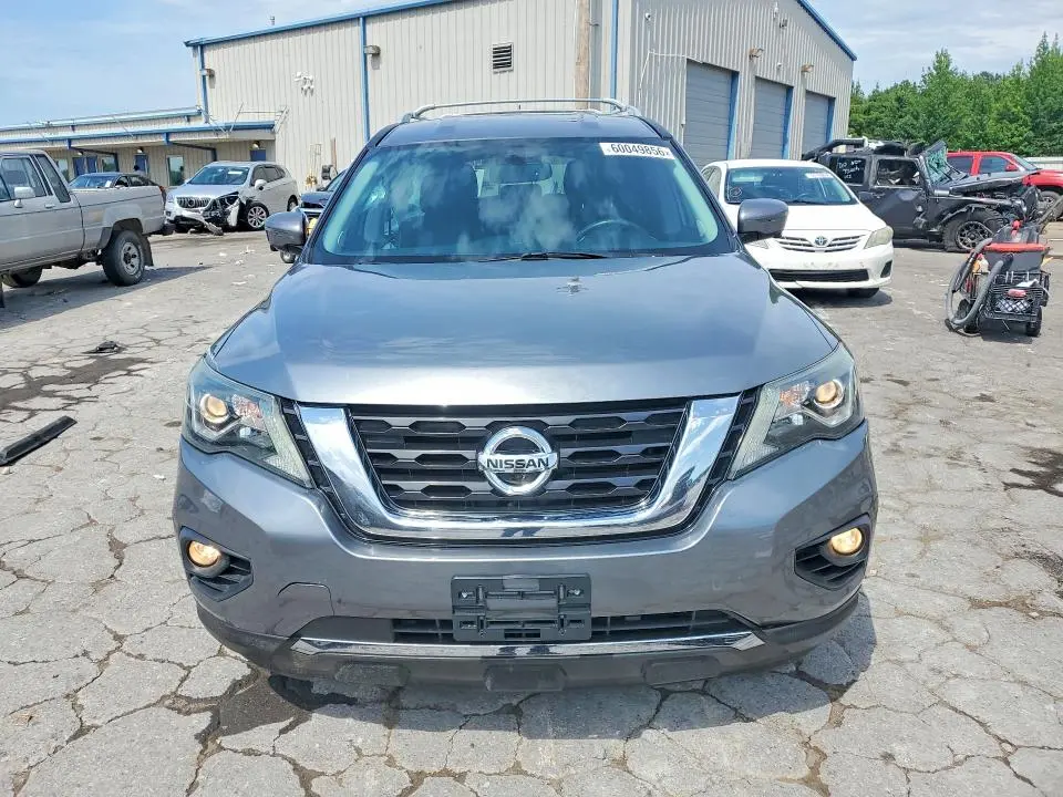 2017 NISSAN PATHFINDER SL  