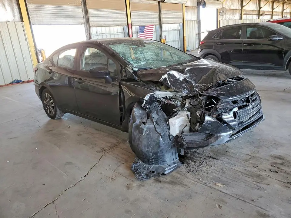 2024 NISSAN VERSA SV  