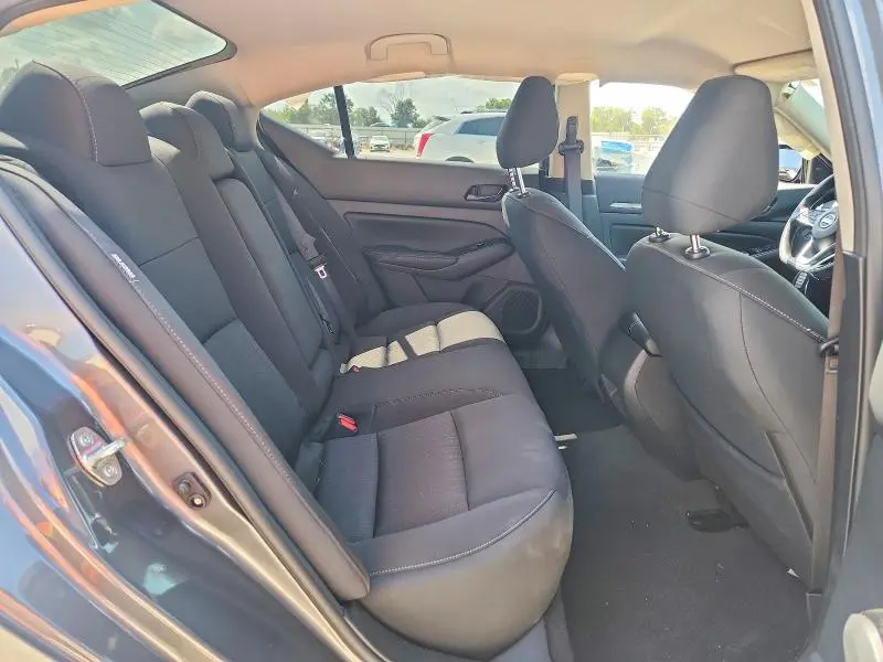 2023 NISSAN ALTIMA SV  