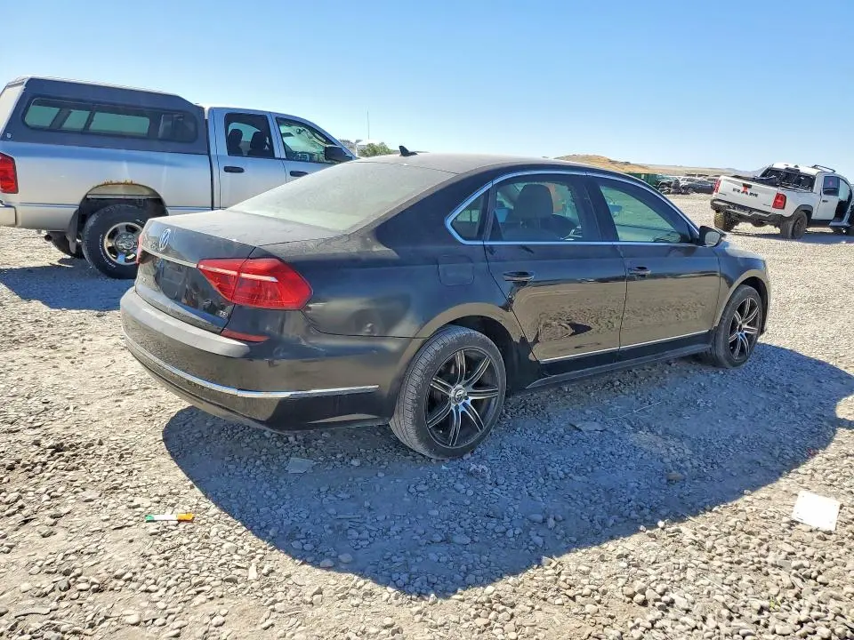 2016 VOLKSWAGEN PASSAT SE  