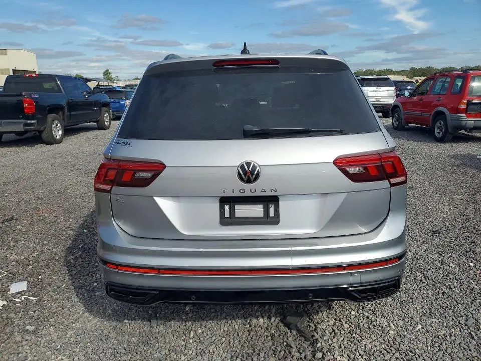 2024 VOLKSWAGEN TIGUAN SE R-LINE BLACK  