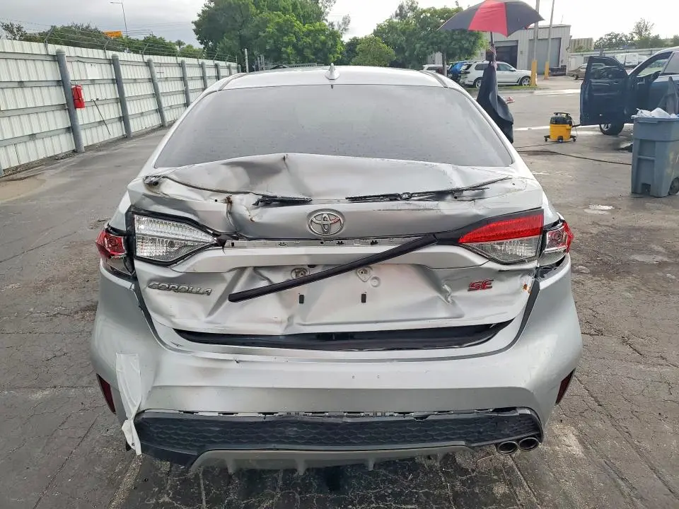 2021 TOYOTA COROLLA SE  