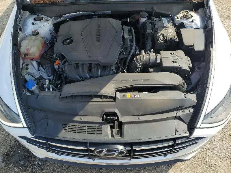 2022 HYUNDAI SONATA SE  