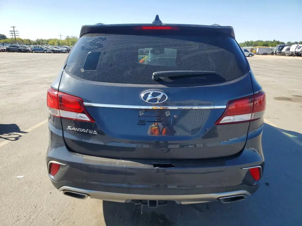 2017 HYUNDAI SANTA FE SE  