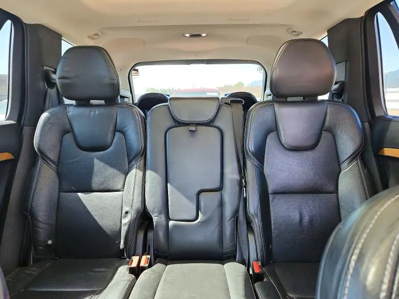 2016 VOLVO XC90 T6  