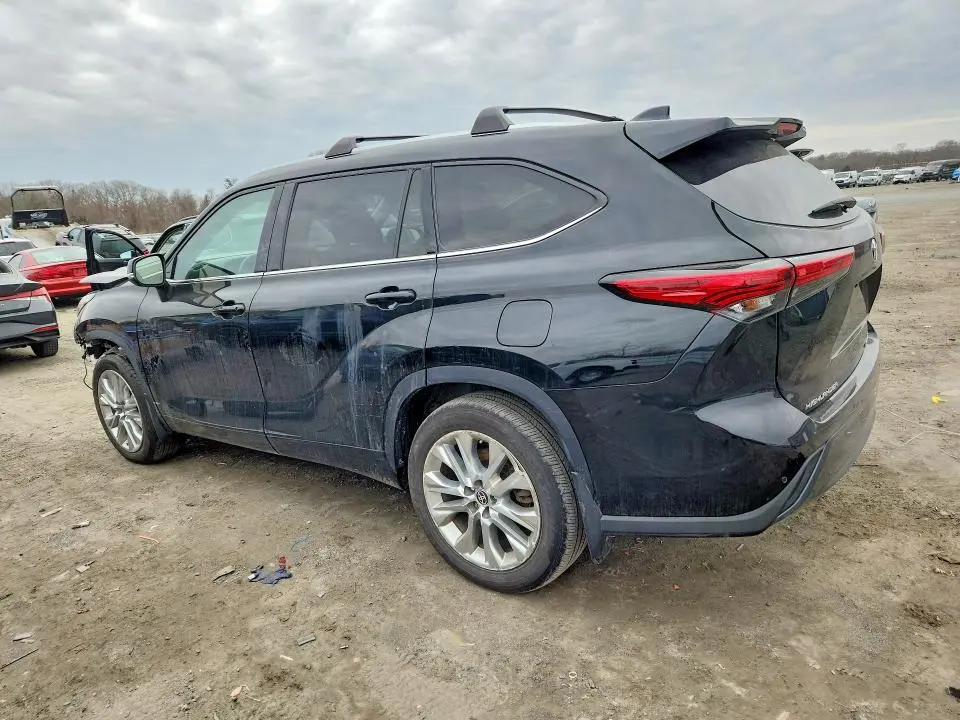 2022 TOYOTA HIGHLANDER LIMITED  