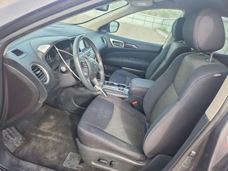 2017 NISSAN PATHFINDER SV  