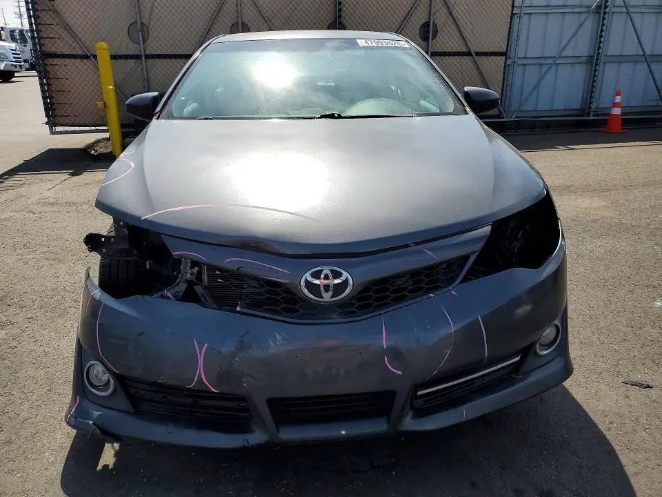 2012 TOYOTA CAMRY SE  