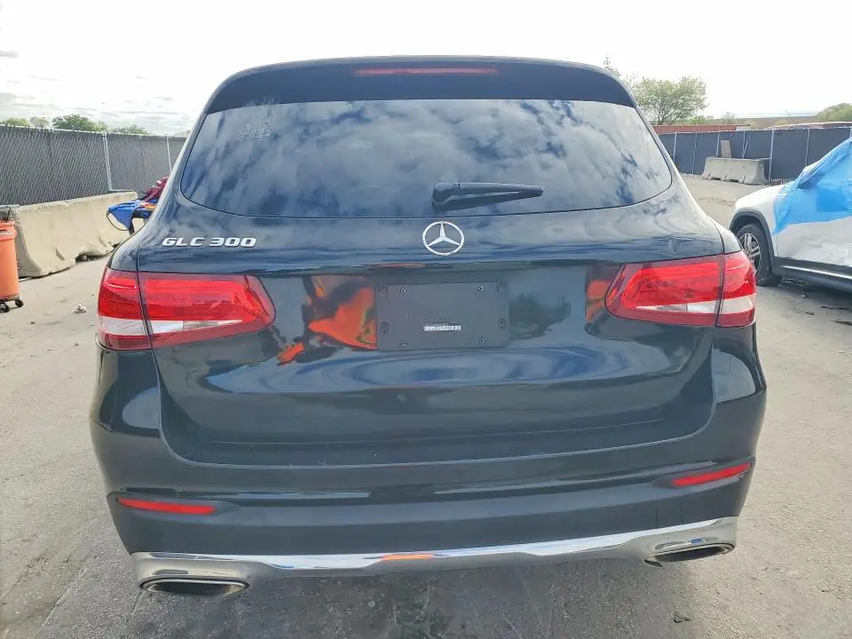 2018 MERCEDES-BENZ GLC 300  