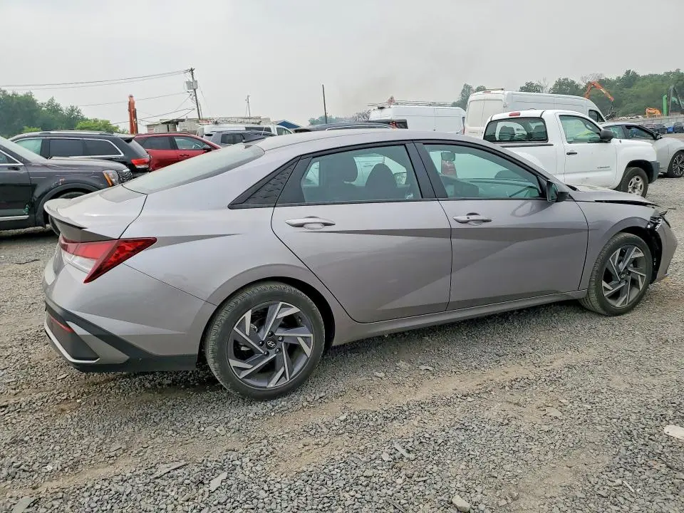 2025 HYUNDAI ELANTRA SEL SPORT  