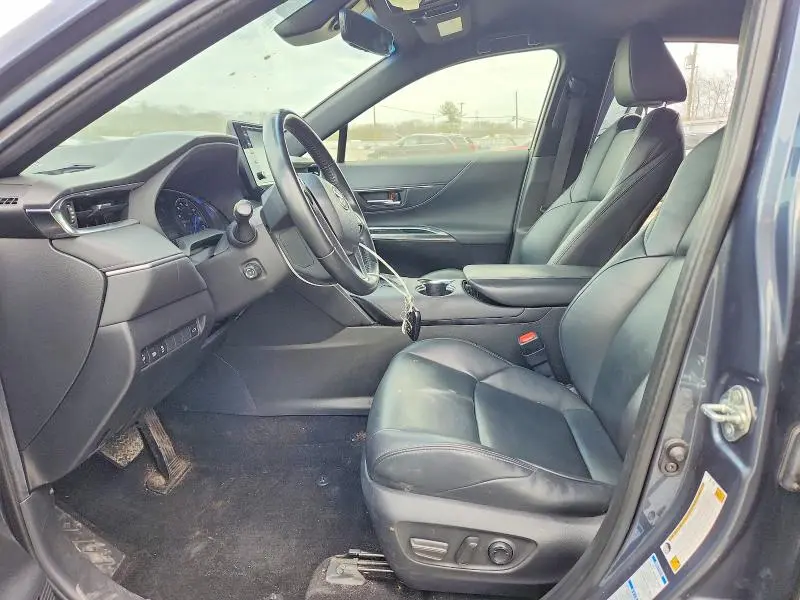 2022 TOYOTA VENZA XLE  