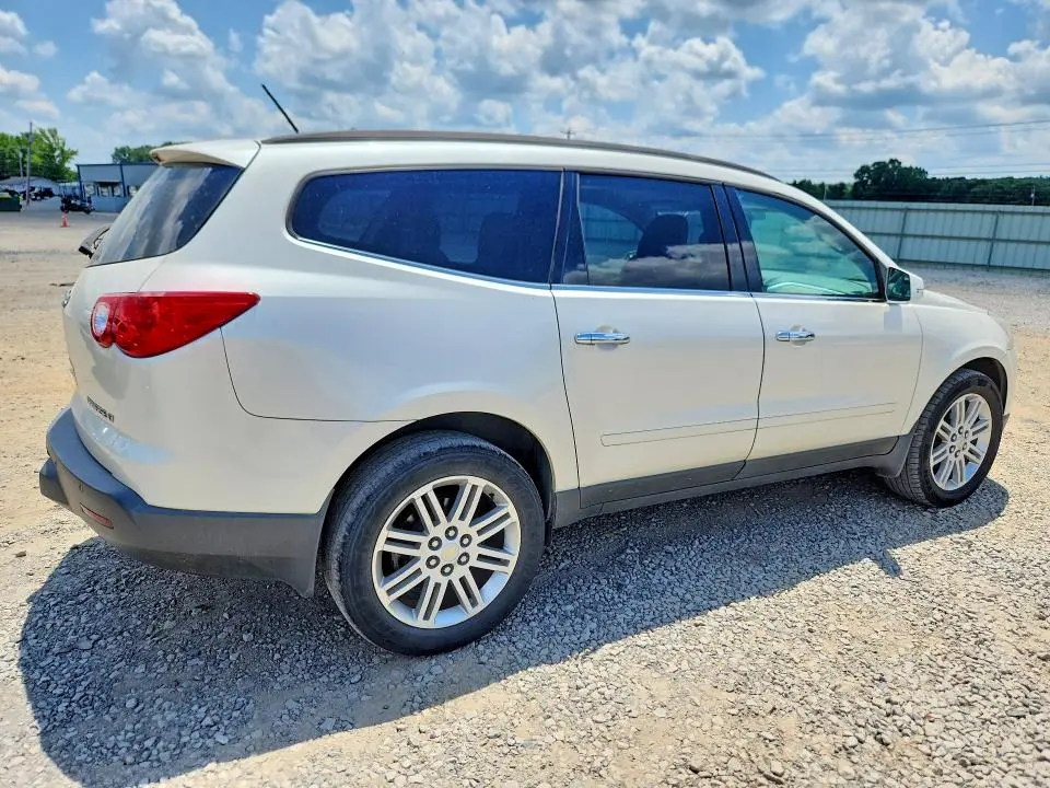 2011 CHEVROLET TRAVERSE LT  