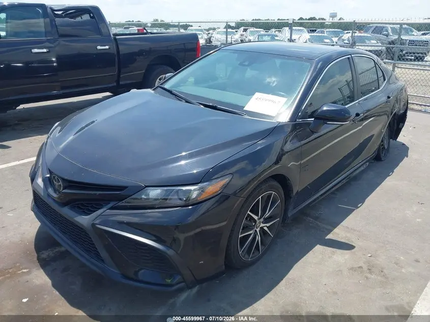 2024 TOYOTA CAMRY SE