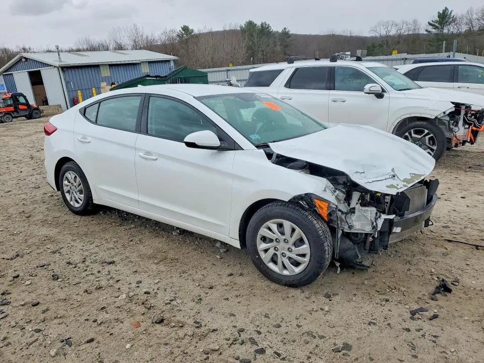 2018 HYUNDAI ELANTRA SE  