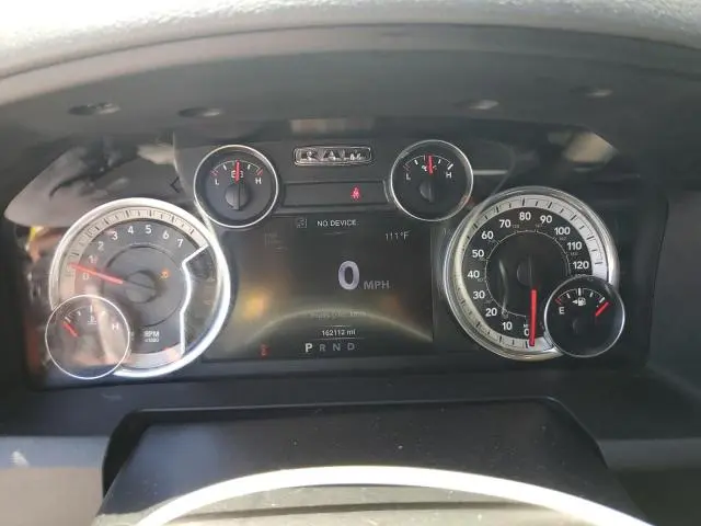 2016 RAM 1500 SLT  