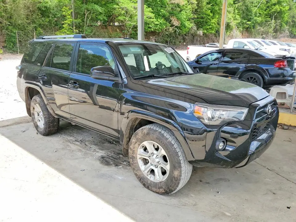2023 TOYOTA 4RUNNER SR5  