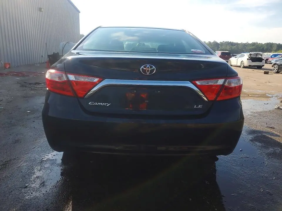 2015 TOYOTA CAMRY LE  