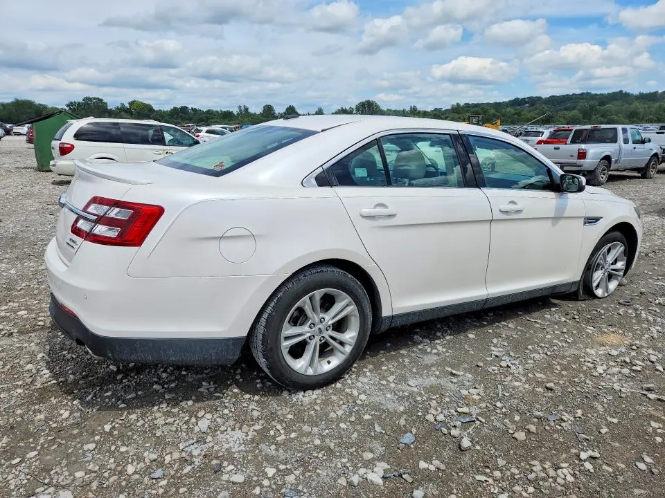 2015 FORD TAURUS SEL  