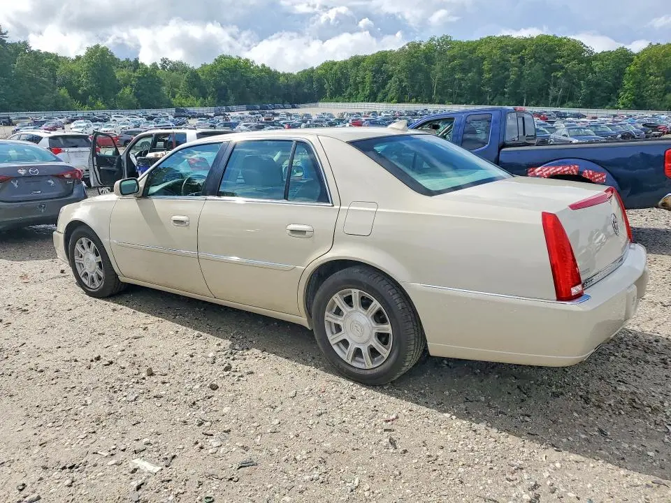 2011 CADILLAC DTS   