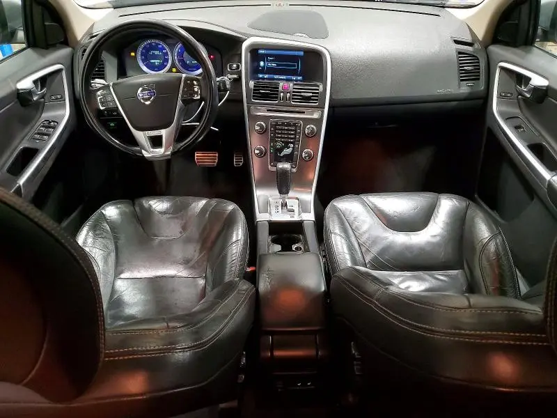 2011 VOLVO XC60 3.2  