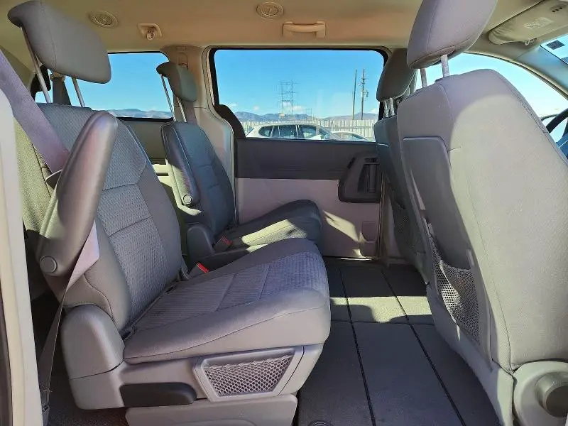 2010 CHRYSLER TOWN & COUNTRY TOURING  